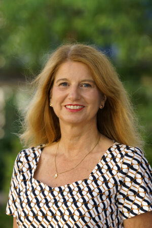 Dr. Carola Lambelet :